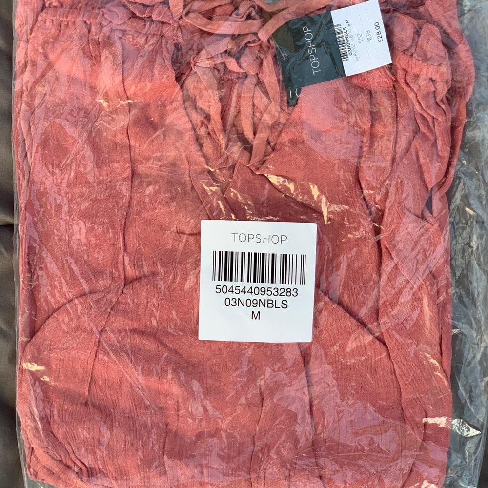NWT BRAND NEW WOMENS TOPSHOP PINK TOP! Medium Cute